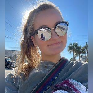 Meet your Posher, Carson